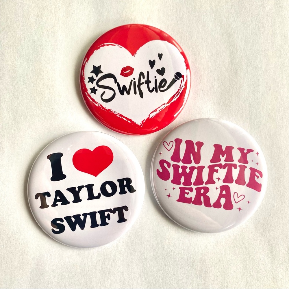Set of 3 Taylor Swift buttons